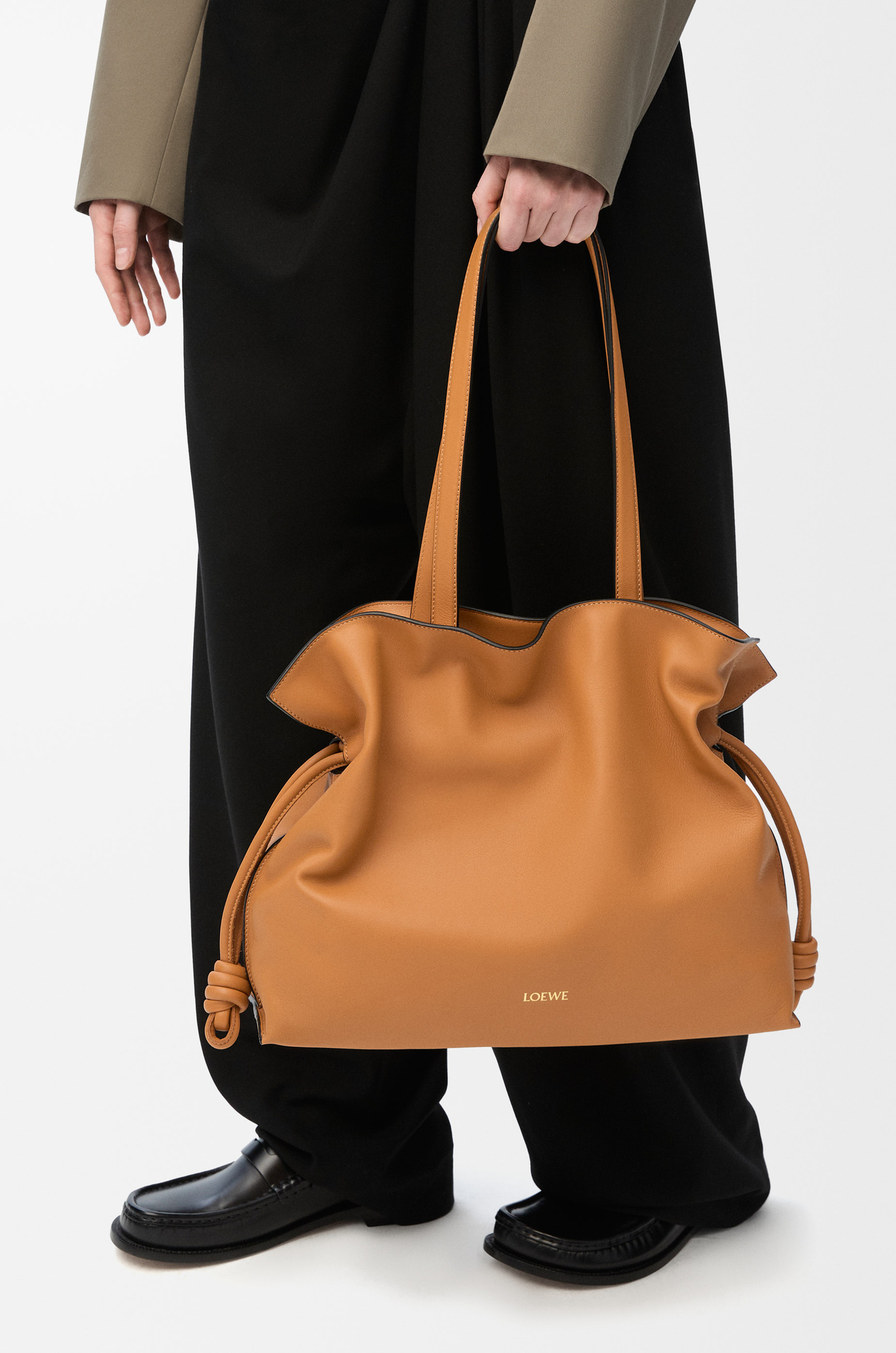 LOEWE 大号纳帕牛皮革 Flamenco 手拿包 暖沙黄色