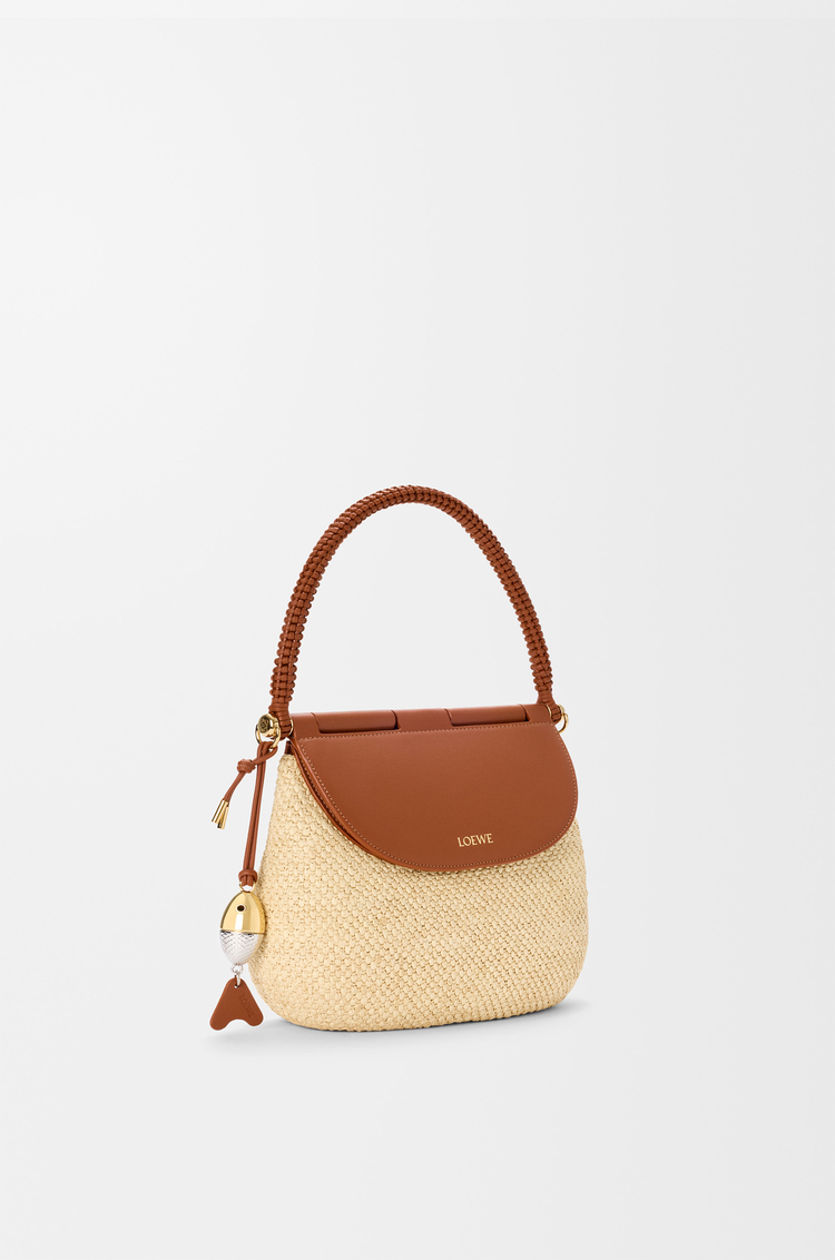 LOEWE Medium Pescador bag in raffia and calfskin Natural/Tan