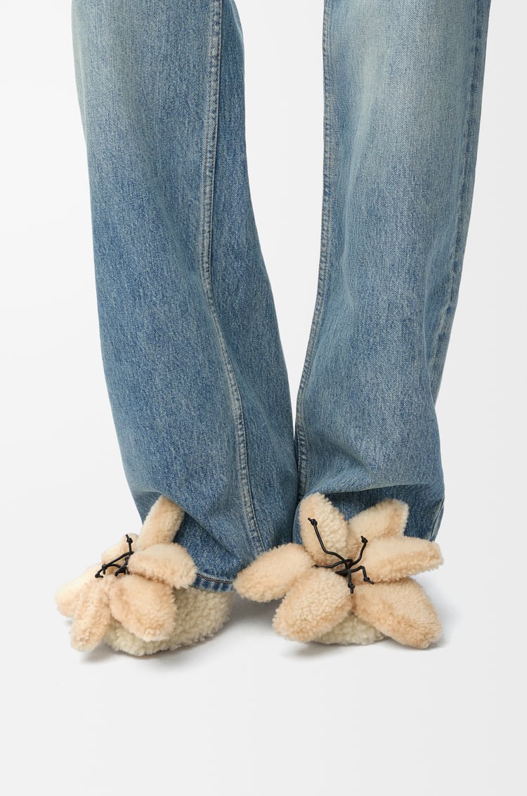 LOEWE Zapato de salón Toy en lana de oveja Vainilla