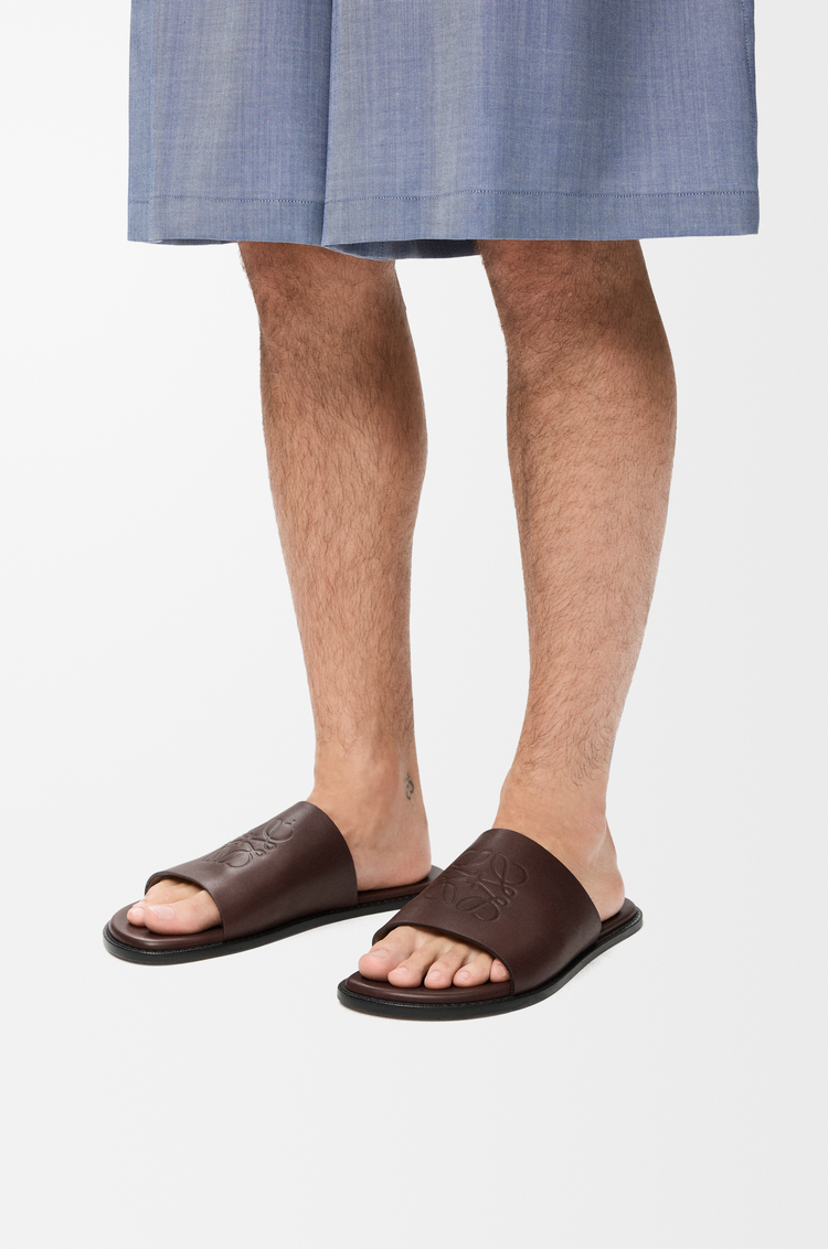 LOEWE Mules Flex Anagram en cuir de veau souple Sang De Bœuf