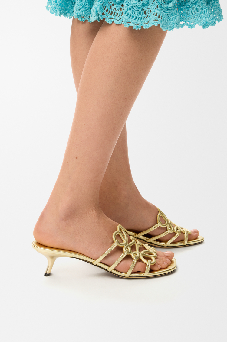 LOEWE Petal Anagram 層壓小羊皮涼鞋 金色