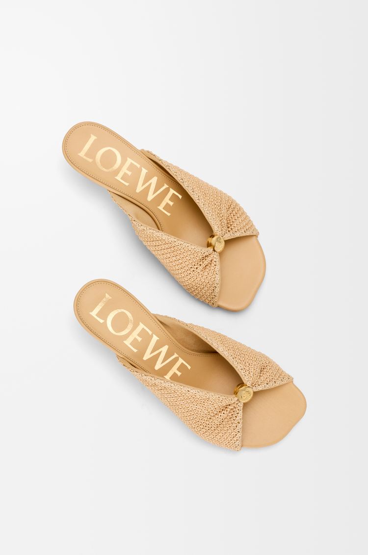 LOEWE Sandalia Pebble Soft en tejido con efecto de rafia Natural