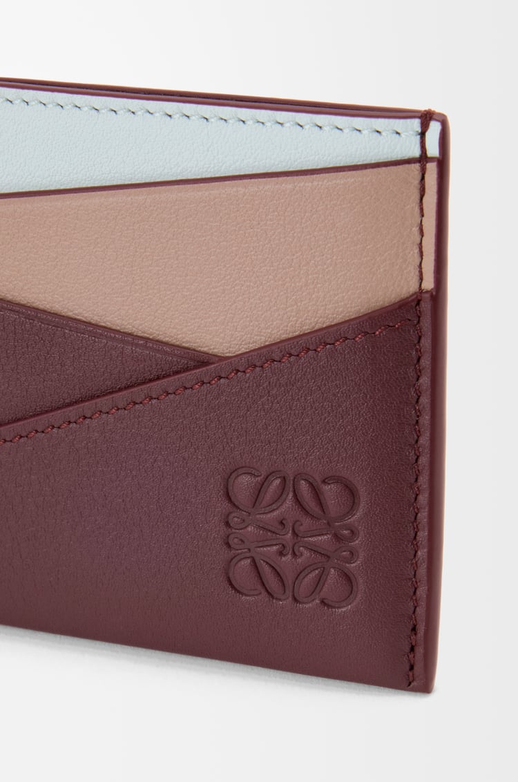 LOEWE Tarjetero Puzzle en piel de ternera Hielo/Burdeos Oscuro