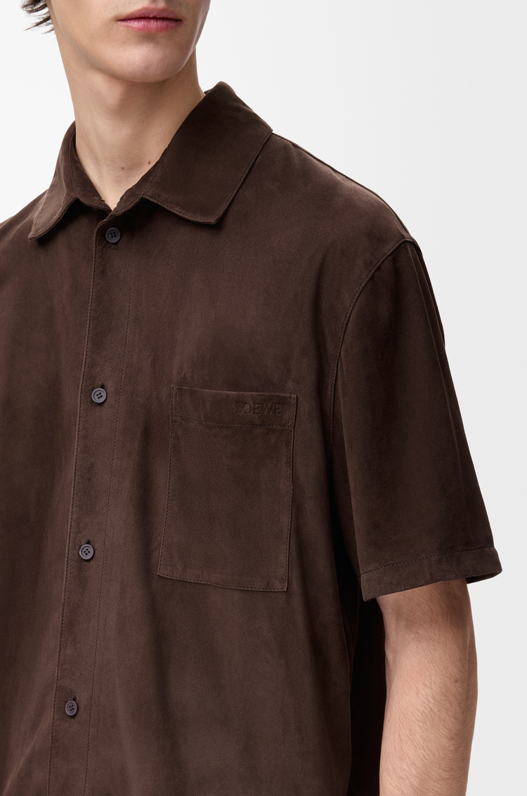 LOEWE 麂皮山羊皮短袖襯衫 深棕色