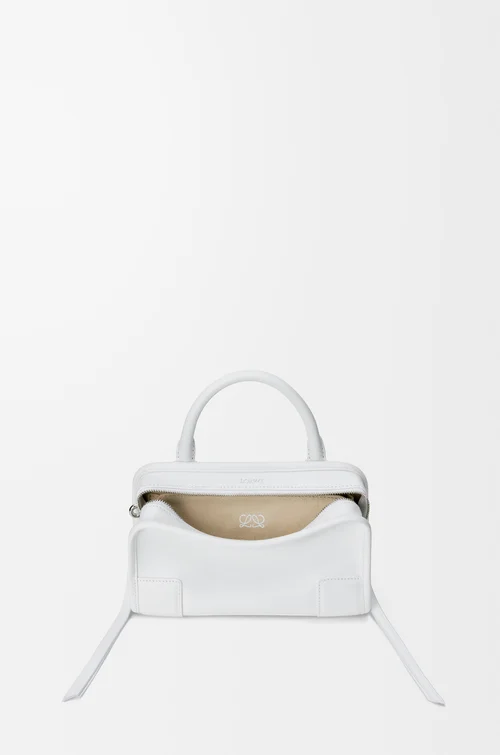 LOEWE Bolso Amazona 180 mini en piel de ternera suave Blanco