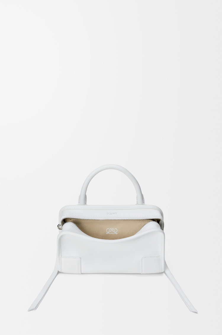 LOEWE Bolso Amazona 180 mini en piel de ternera suave Blanco