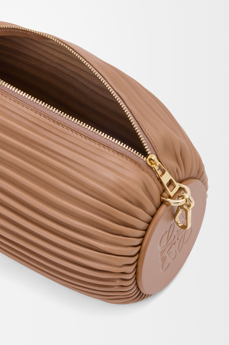 LOEWE ブレスレット ポーチ（プリーツナパラム） モカ