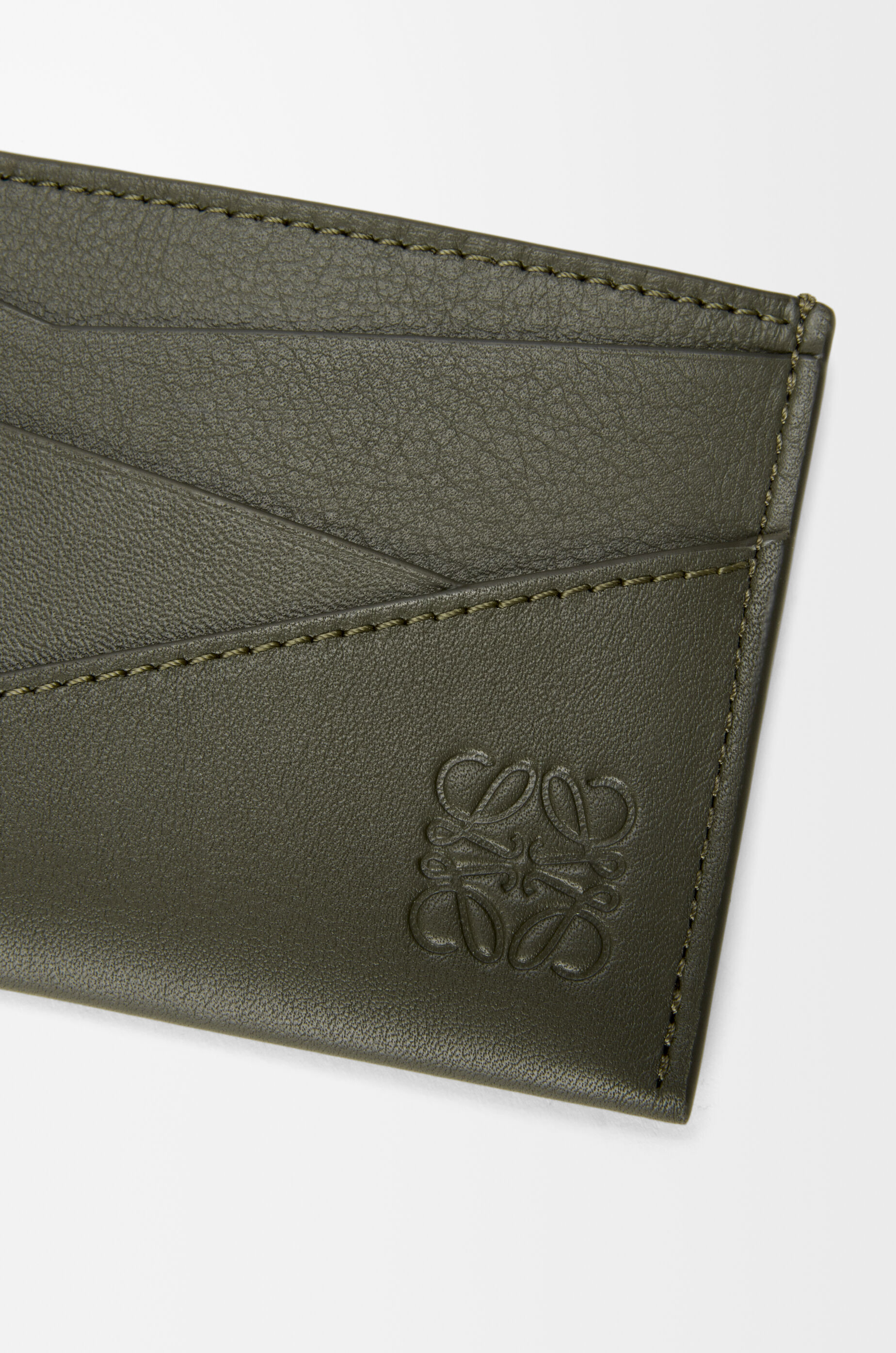 Puzzle plain cardholder in classic calfskin Green - LOEWE USA