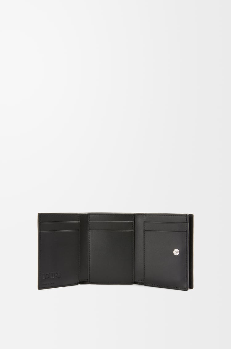 LOEWE Cartera con tres pliegues en piel de ternera Negro