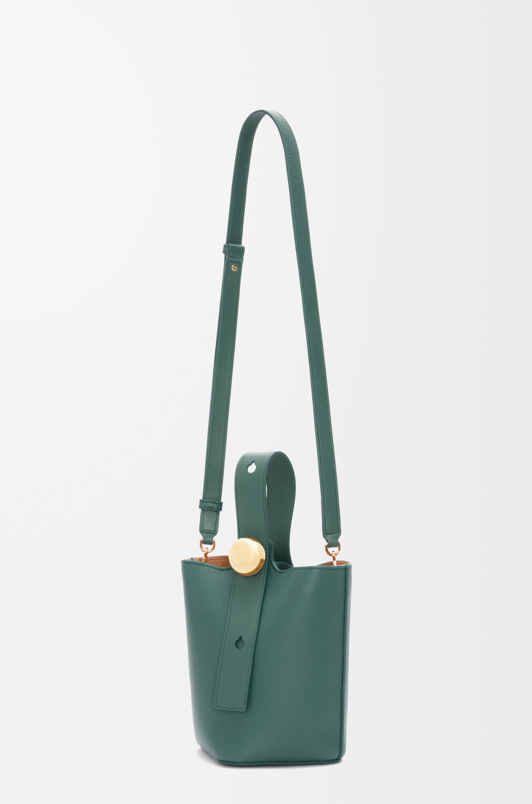 【25％OFF】 ミニ（スムースカーフ） バケットバッグ ペブル グリーン LOEWE - バッグ