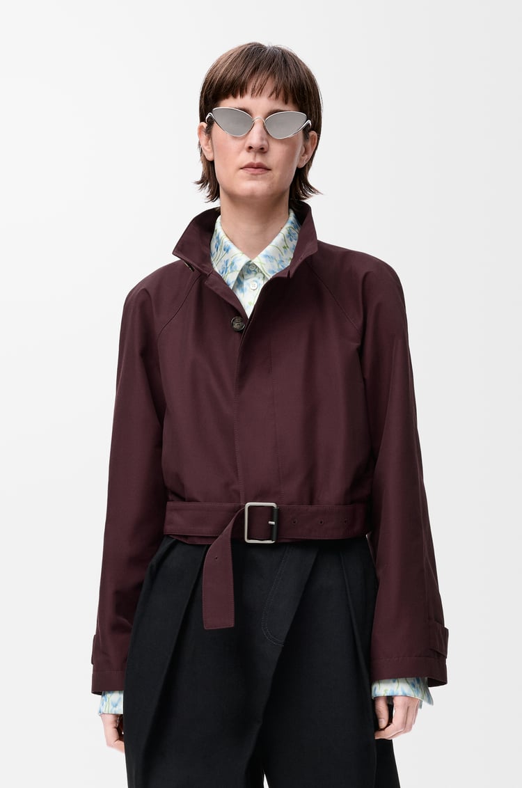 LOEWE Gabardina corta en mezcla de algodón Burdeos