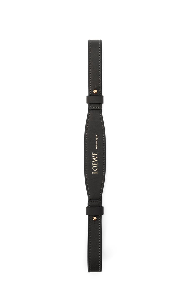 LOEWE Branded short strap in classic calfskin 黑色