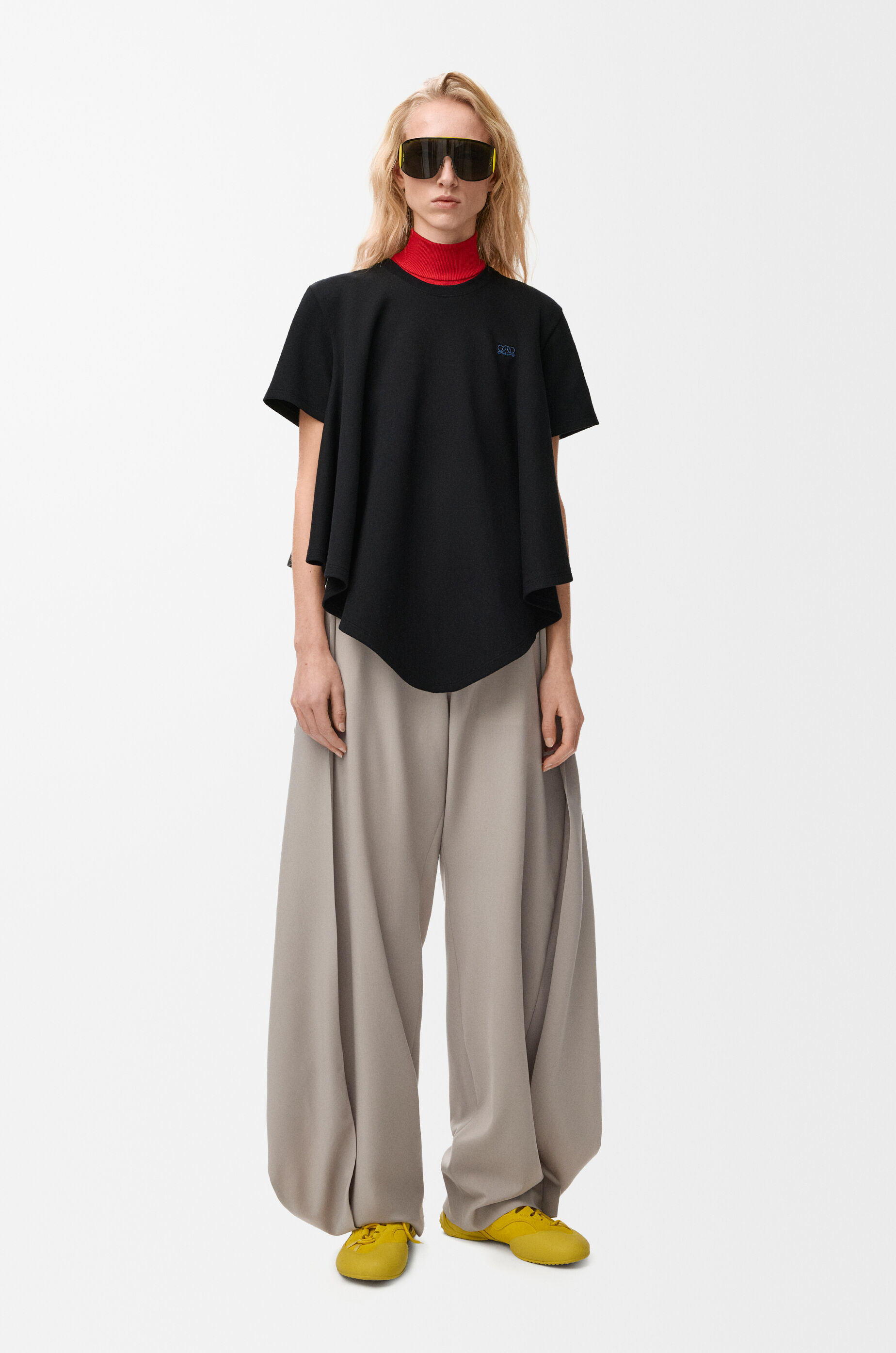 LOEWE クロップドドレープTシャツ　ケープ ケープ Tシャツ（コットンブレンド） ブラック - ロエベ 日本 公式サイト