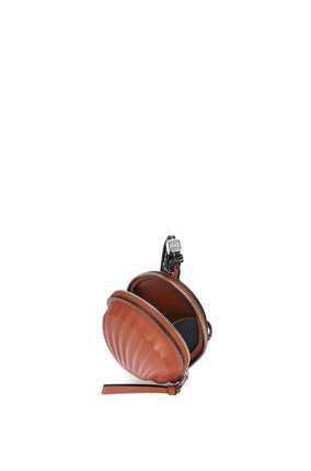 LOEWE Mini seashell pouch in classic calfskin Tan plp_rd