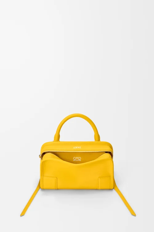 LOEWE Bolso Amazona 180 mini en piel de ternera suave Amarillo Margarita