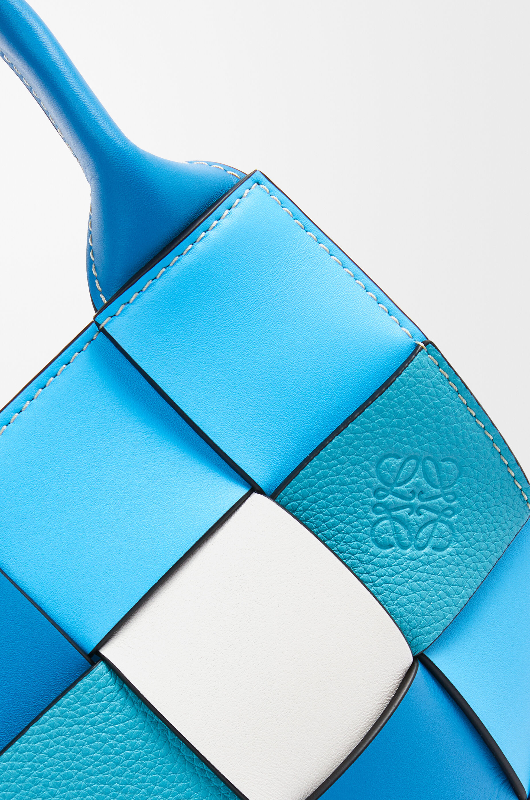 ウーブン バスケットバッグ スモール (カーフ) ブルー - LOEWE