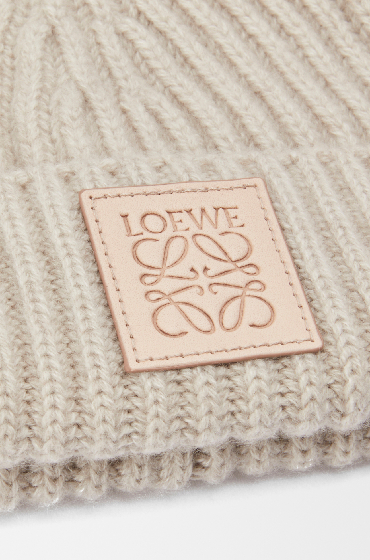 LOEWE Beanie in cashmere Light Beige