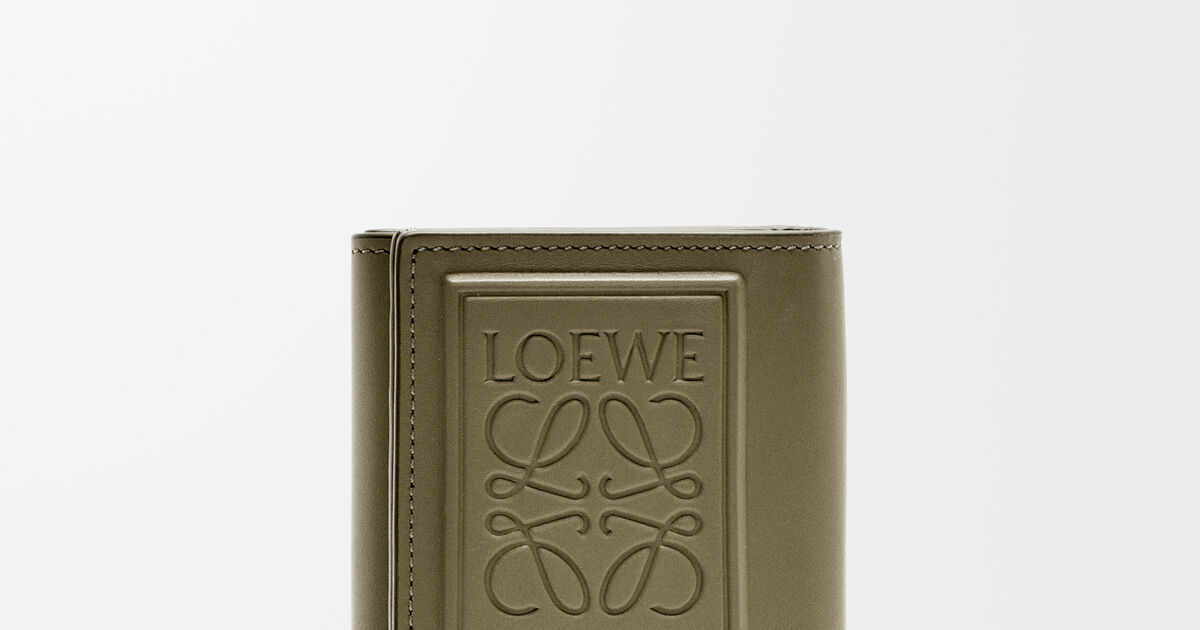 トライフォールド ウォレット（サテンカーフ） グリーン - LOEWE
