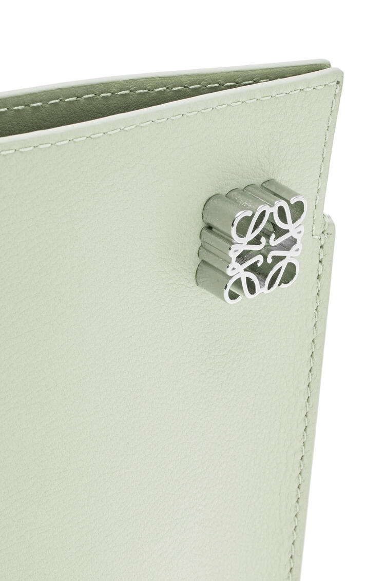 LOEWE Dice pocket in classic calfskin Light Celadon
