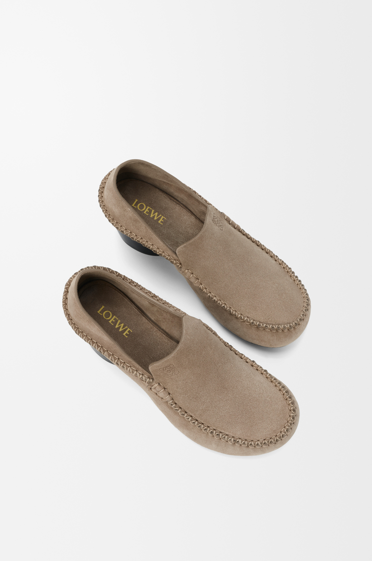 LOEWE オーバル ローファー（スエードカーフ） Hazelnut