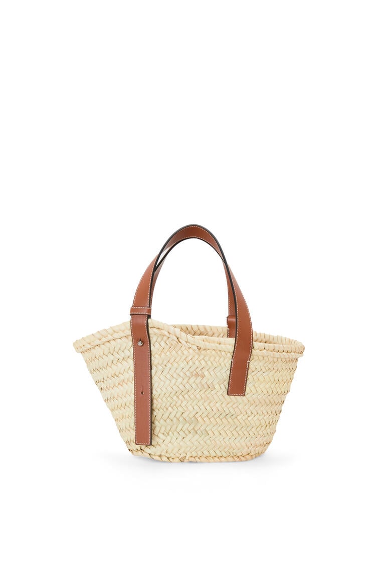 LOEWE Bolso tipo cesta pequeño en hoja de palma y piel de ternera Natural/Bronceado pdp_rd