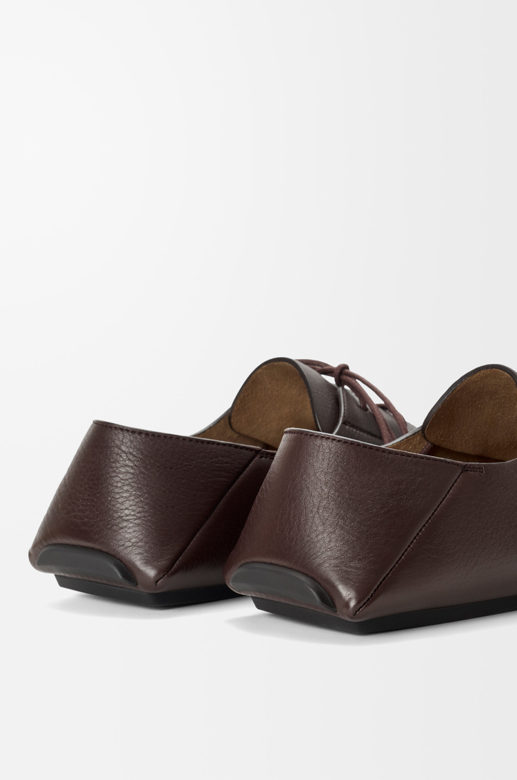 LOEWE Rambla Bootsschuhe aus weichem Kalbsleder Dunkelbraun