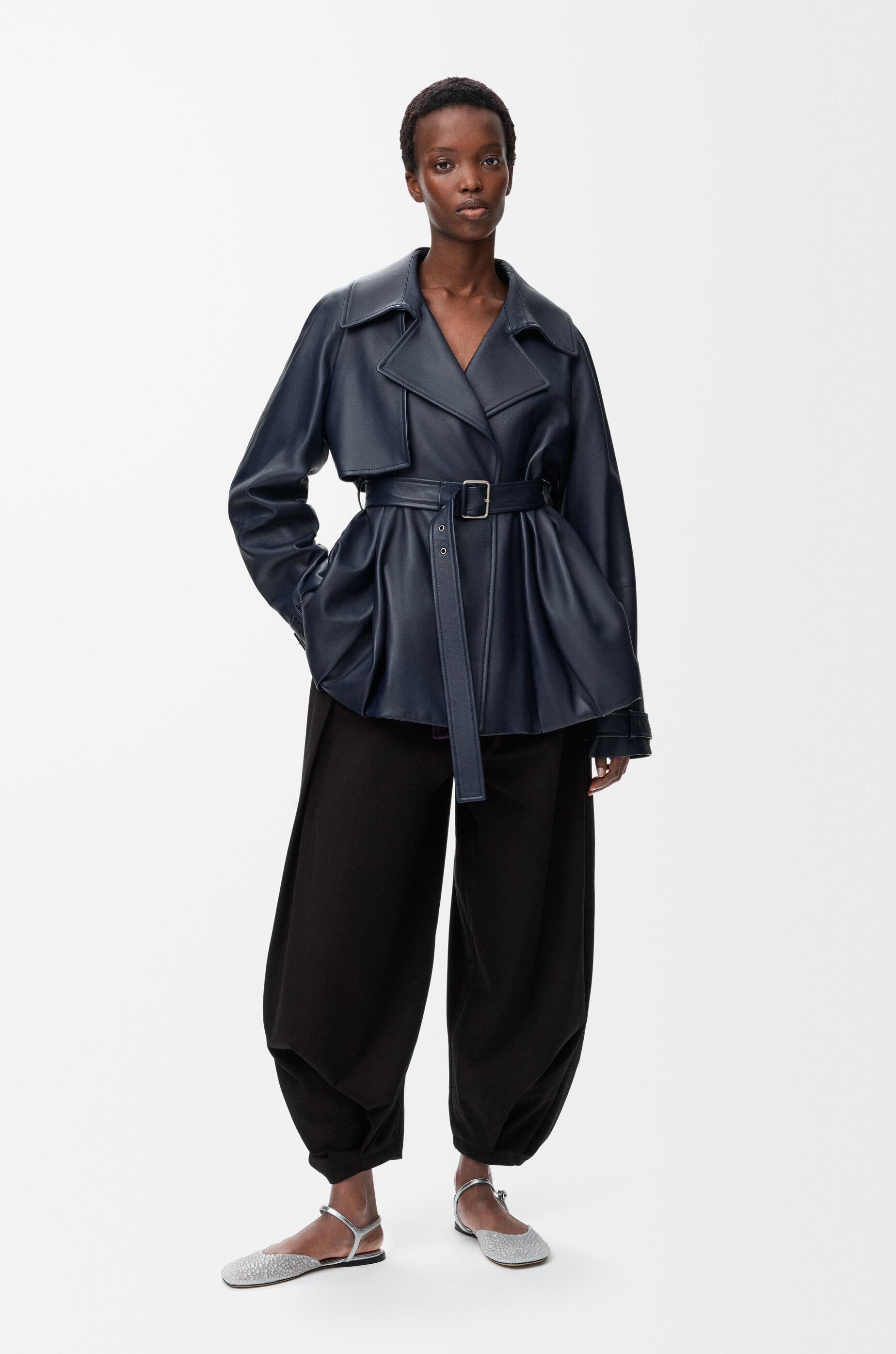 新作☆LOEWE ドレープ トラウザーズ（シルク） ドレープ トラウザーズ（コットン&シルク） ブラック - LOEWE