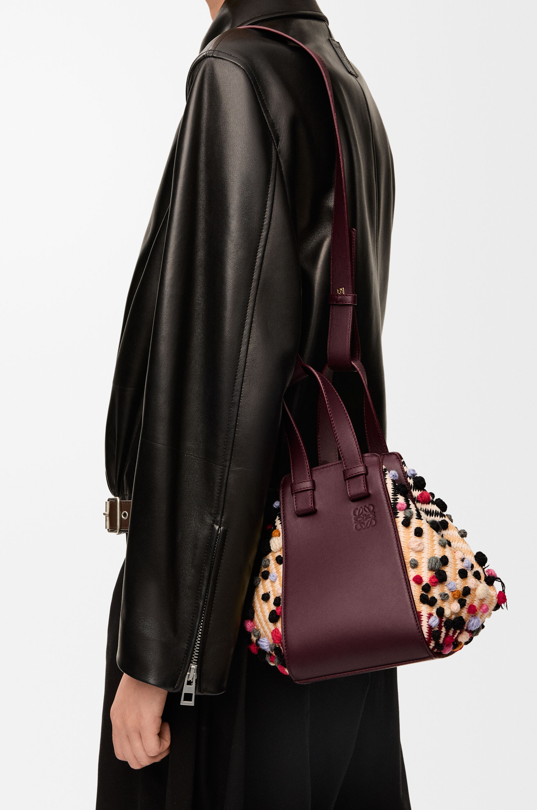 LOEWE ハンモックバッグ コンパクト A538H13X36_7240_1F.jpg?sw=512&
