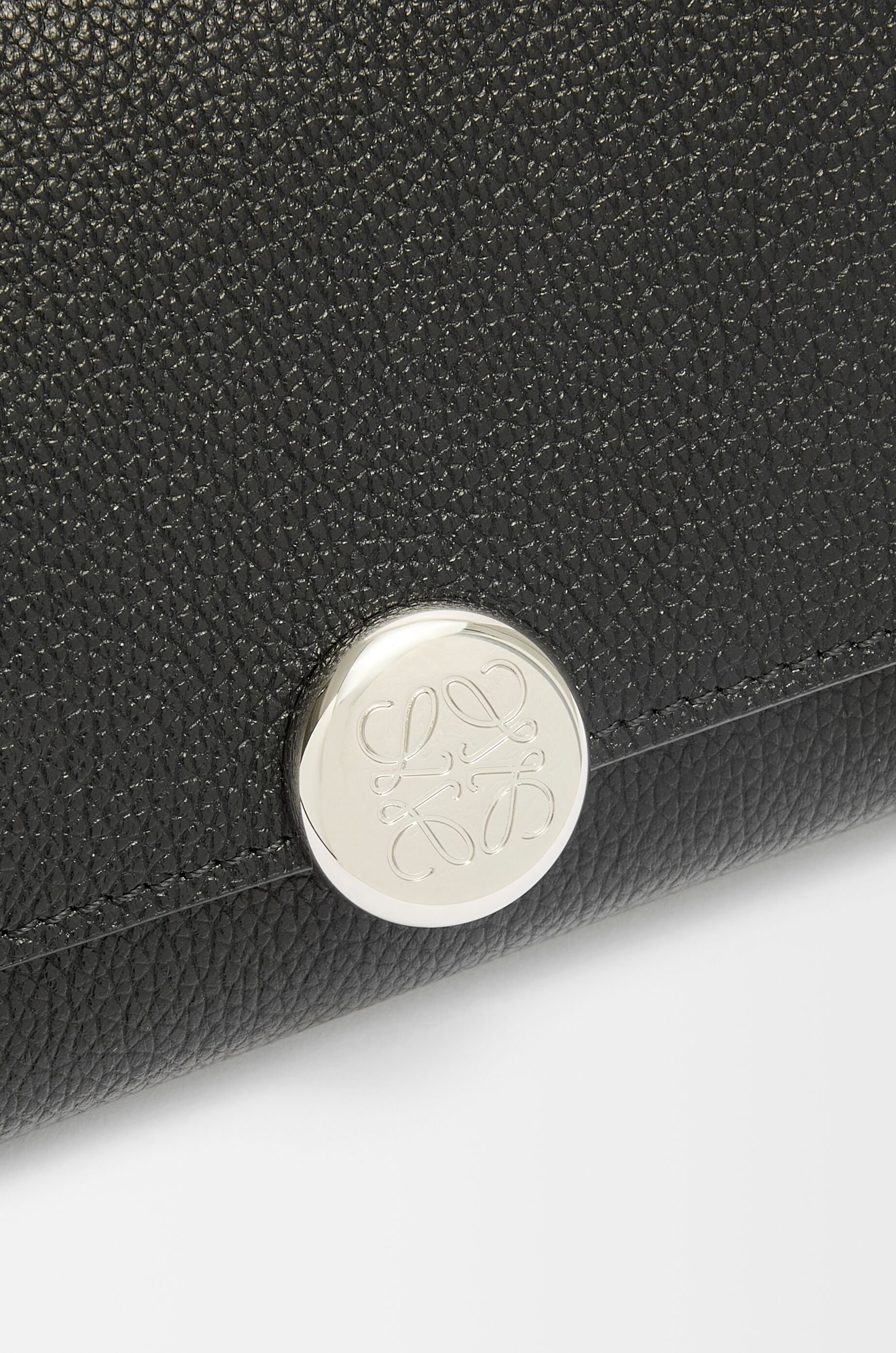 【LOEWE】Pebble continental wallet コンチネンタル ウォレット Pebble continental wallet in mini grain calfskin Black - LOEWE