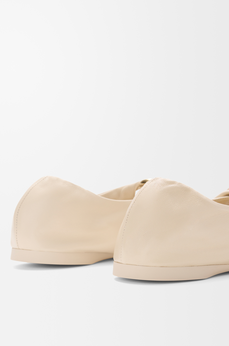 LOEWE Pebble Soft ballerina in nappa lambskin Dough