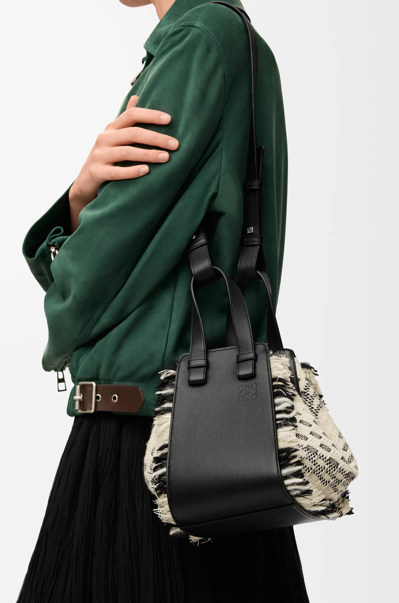 LOEWE Sac Hammock Compact en textile tissé Noir/Blanc