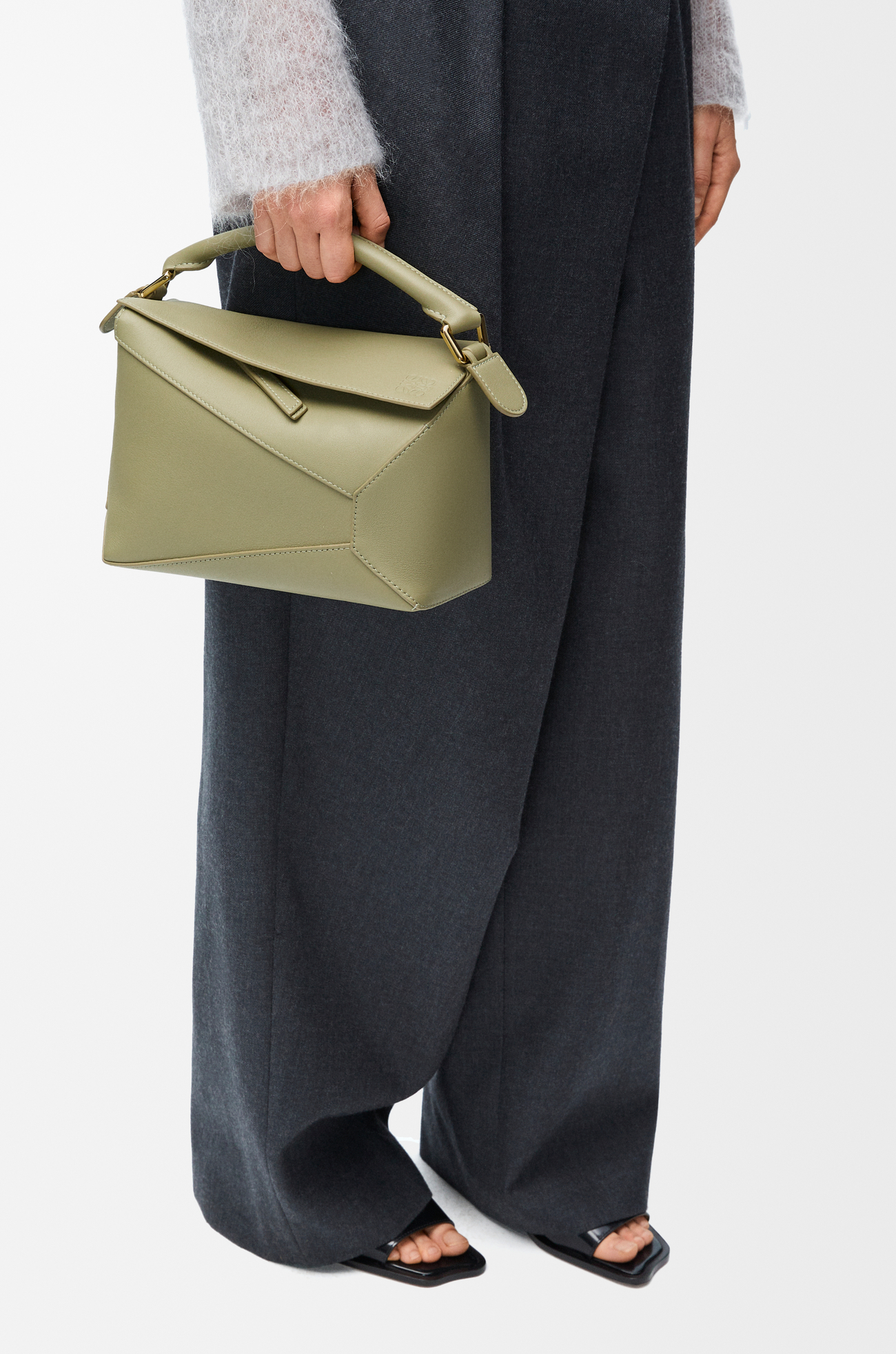 LOEWE Bolso Puzzle Edge pequeño en piel de ternera Verde Eucalipto