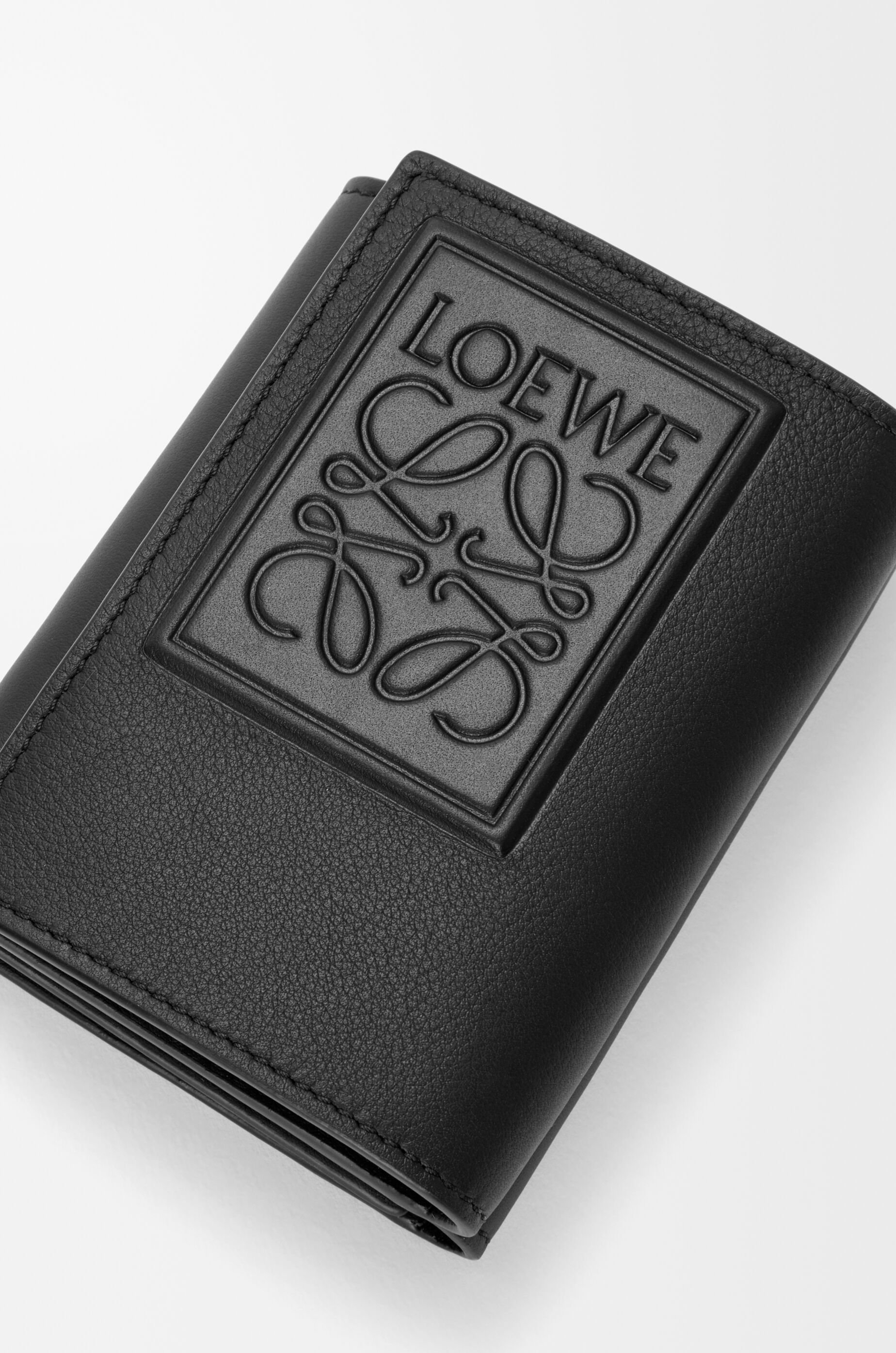 トライフォールド ウォレット（サテンカーフ） ブラック - LOEWE Japan