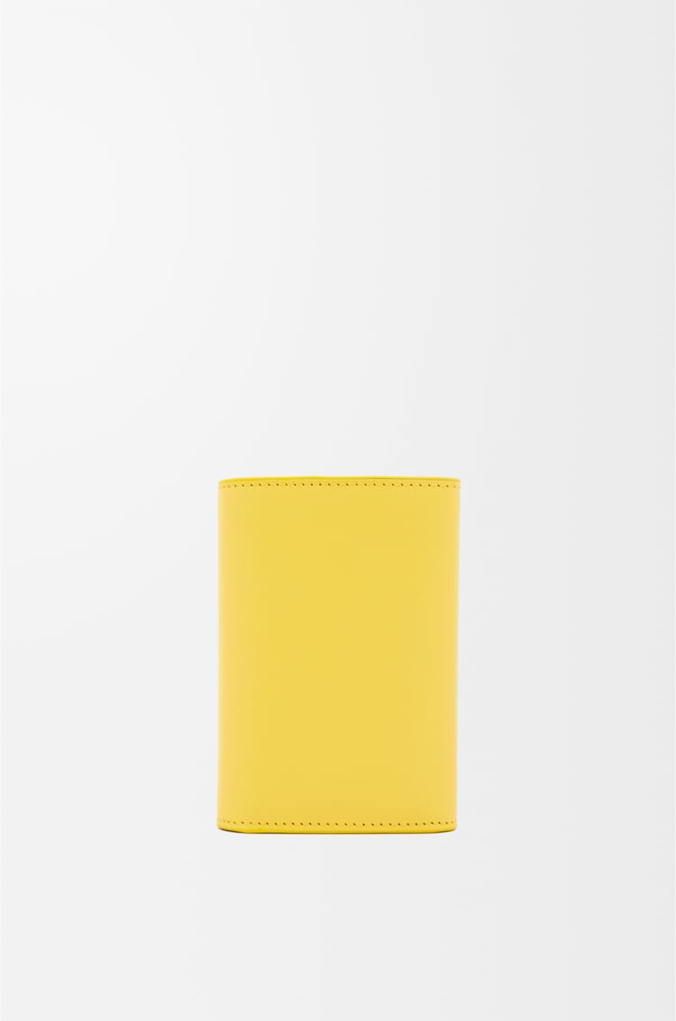 LOEWE Pebble small vertical wallet in shiny nappa calfskin Baby Corn