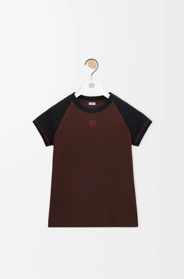 LOEWE Camiseta de corte pequeño en mezcla de algodón Negro/Burdeos