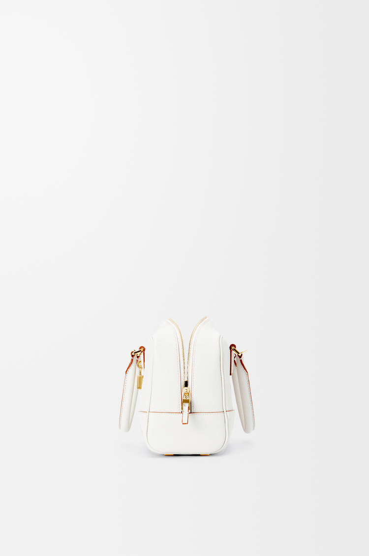 LOEWE Amazona 23 bag in soft grained calfskin Soft White