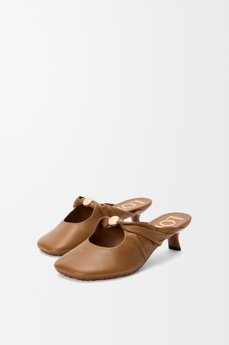 LOEWE Sabot Pebble in morbida nappa di agnello Quercia