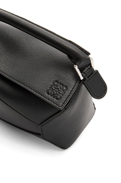 LOEWE Mini Puzzle bag in classic calfskin 黑色 plp_rd
