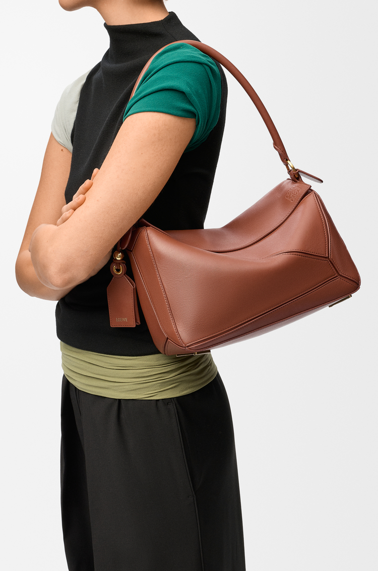 LOEWE Medium Featherlight Puzzle bag in nappa lambskin Pecan
