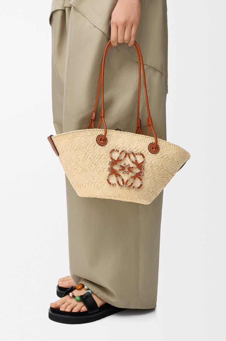 LOEWE アナグラム バスケットバッグ スモール（イラカヤシ&カーフ） ナチュラル/タン