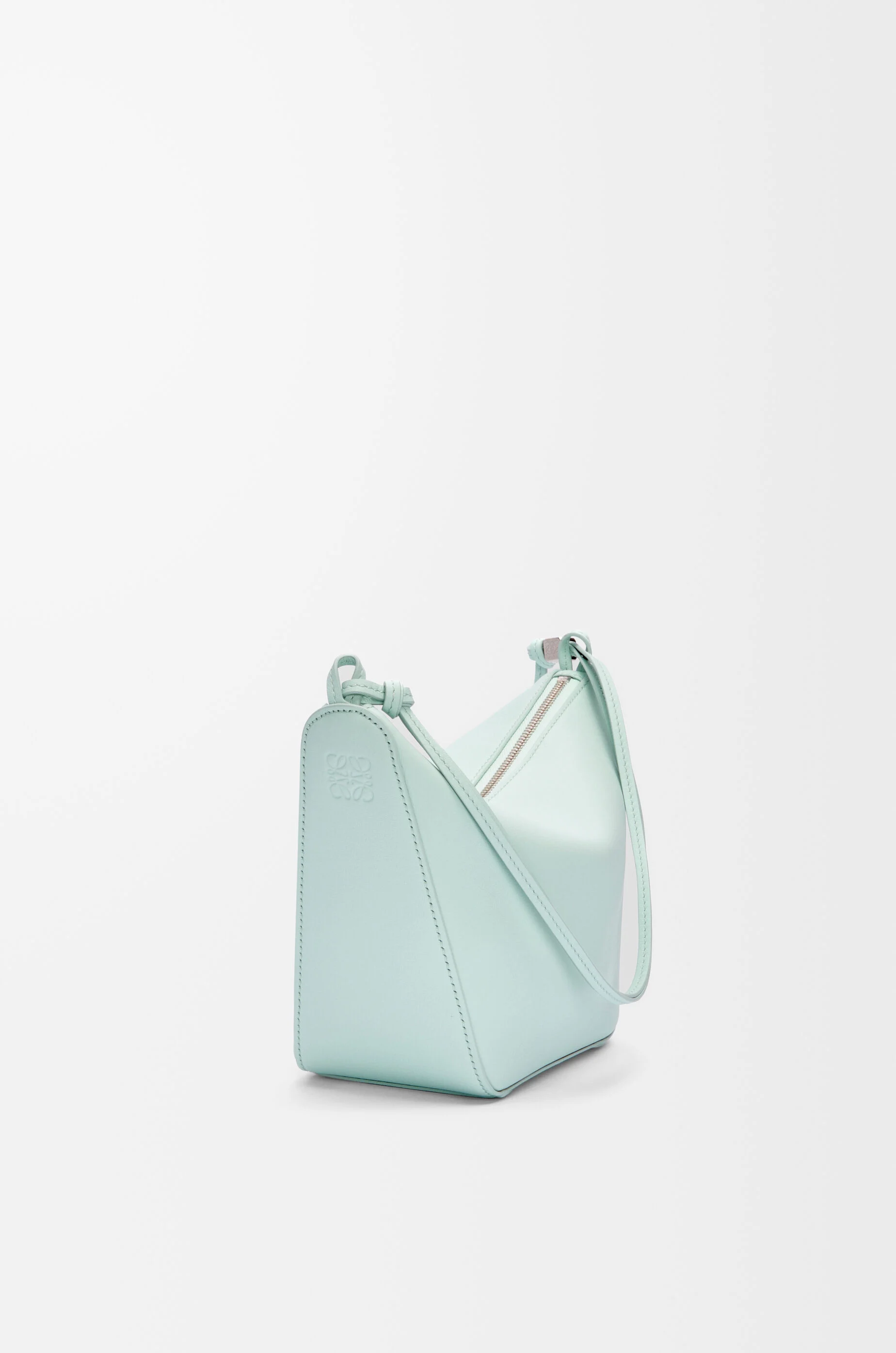 LOEWE】現地セール！ハンモック コンパクト DUSTY BLUE (LOEWE