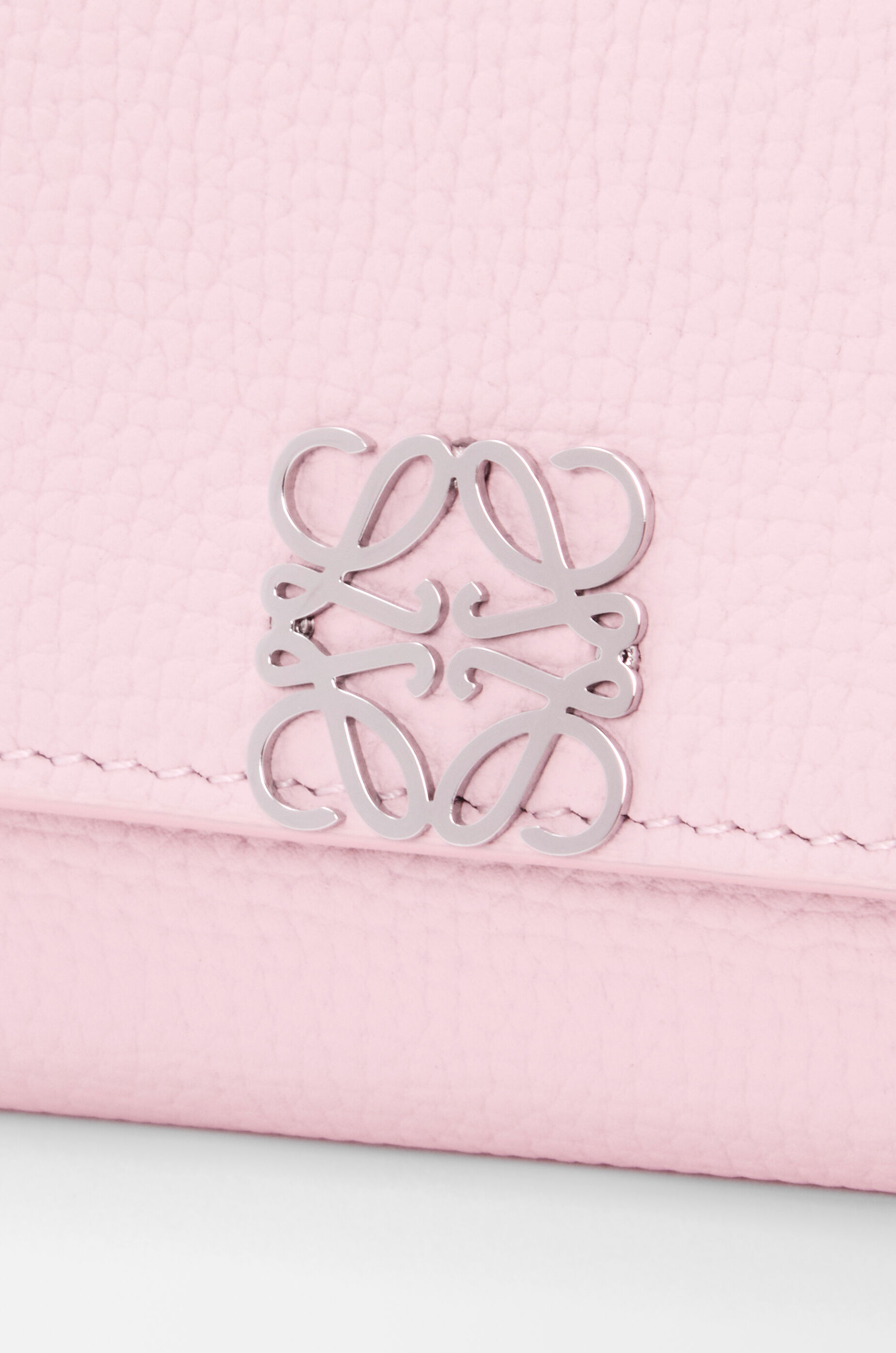 Anagram small vertical wallet in pebble grained calfskin Pink - LOEWE