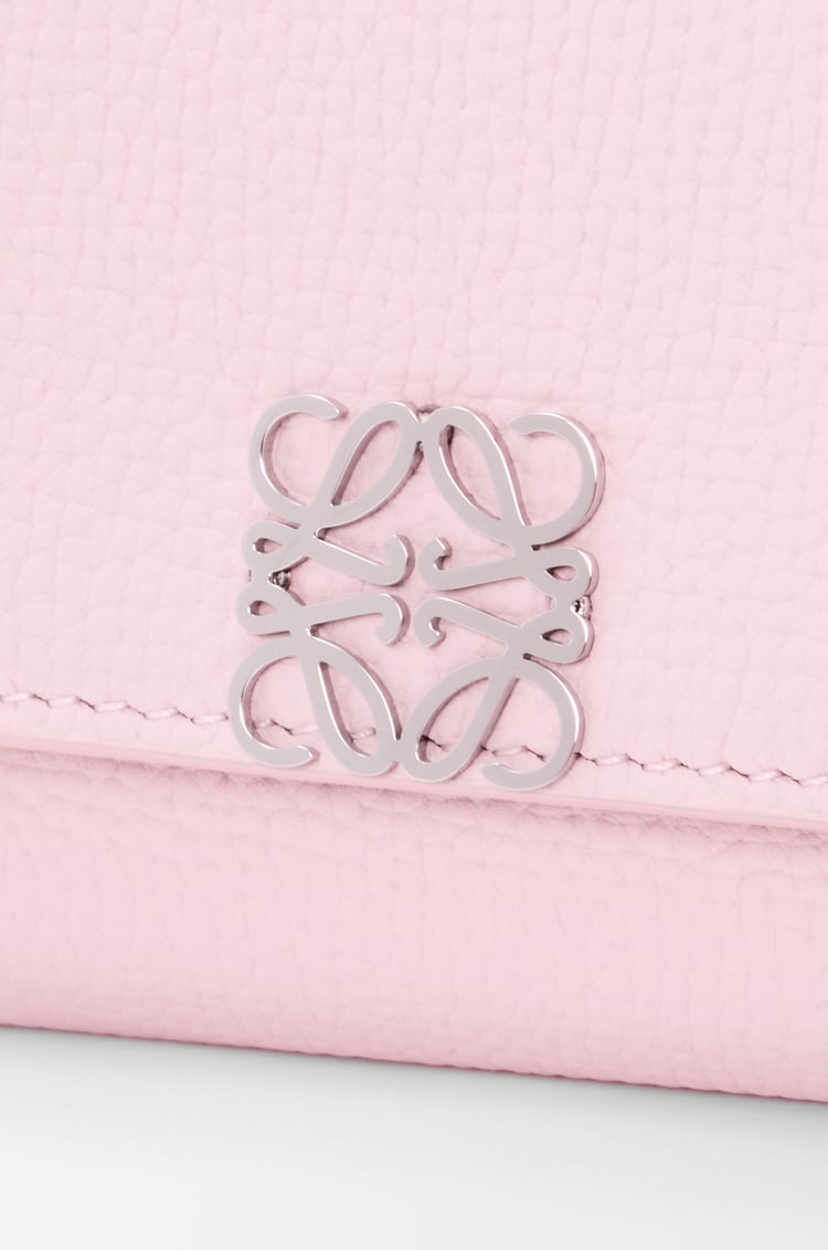 LOEWE Anagram small vertical wallet in pebble grained calfskin Blossom