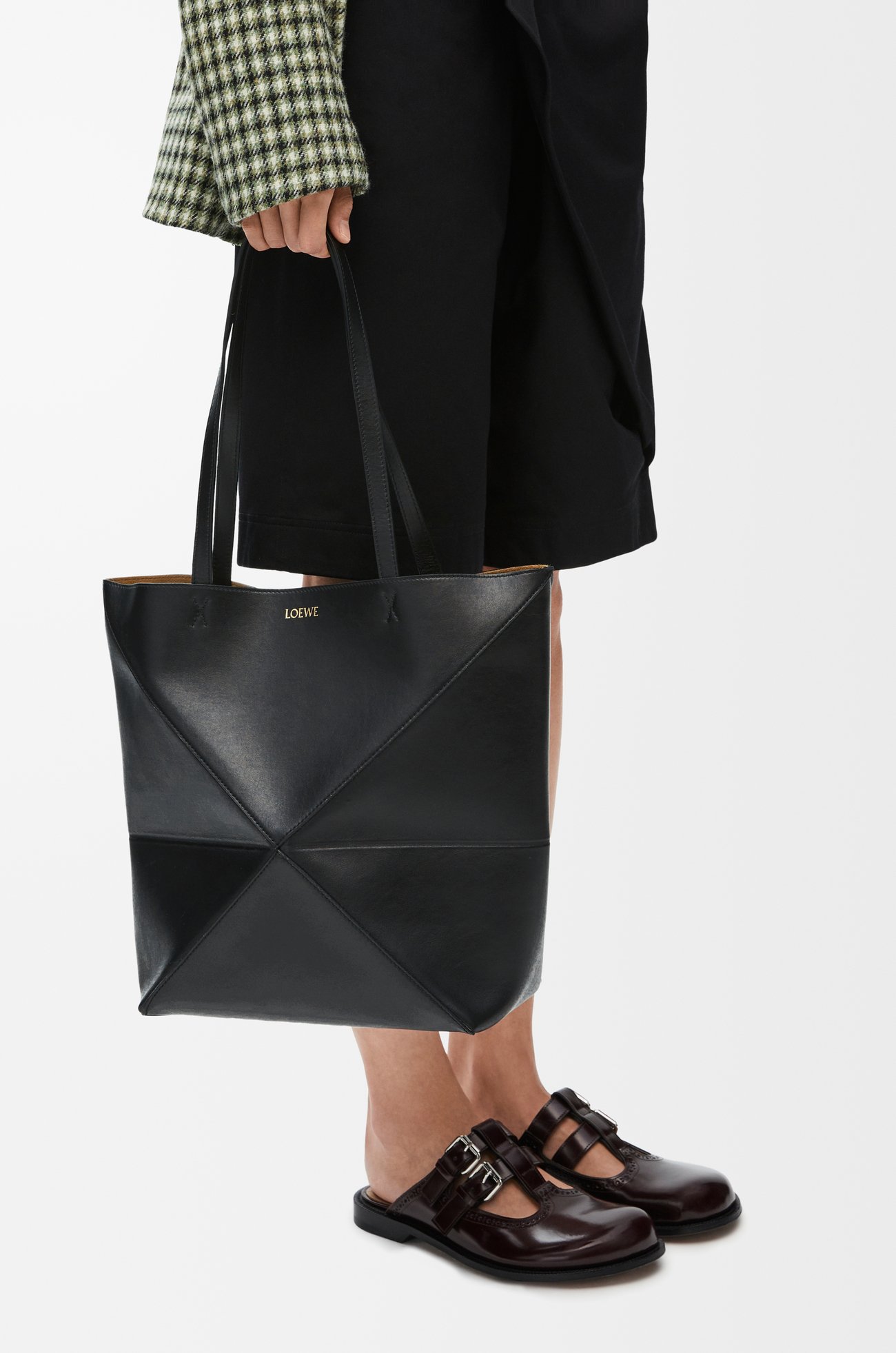 LOEWE Bolso Puzzle Fold tote mediano en piel de ternera Negro plp_rd