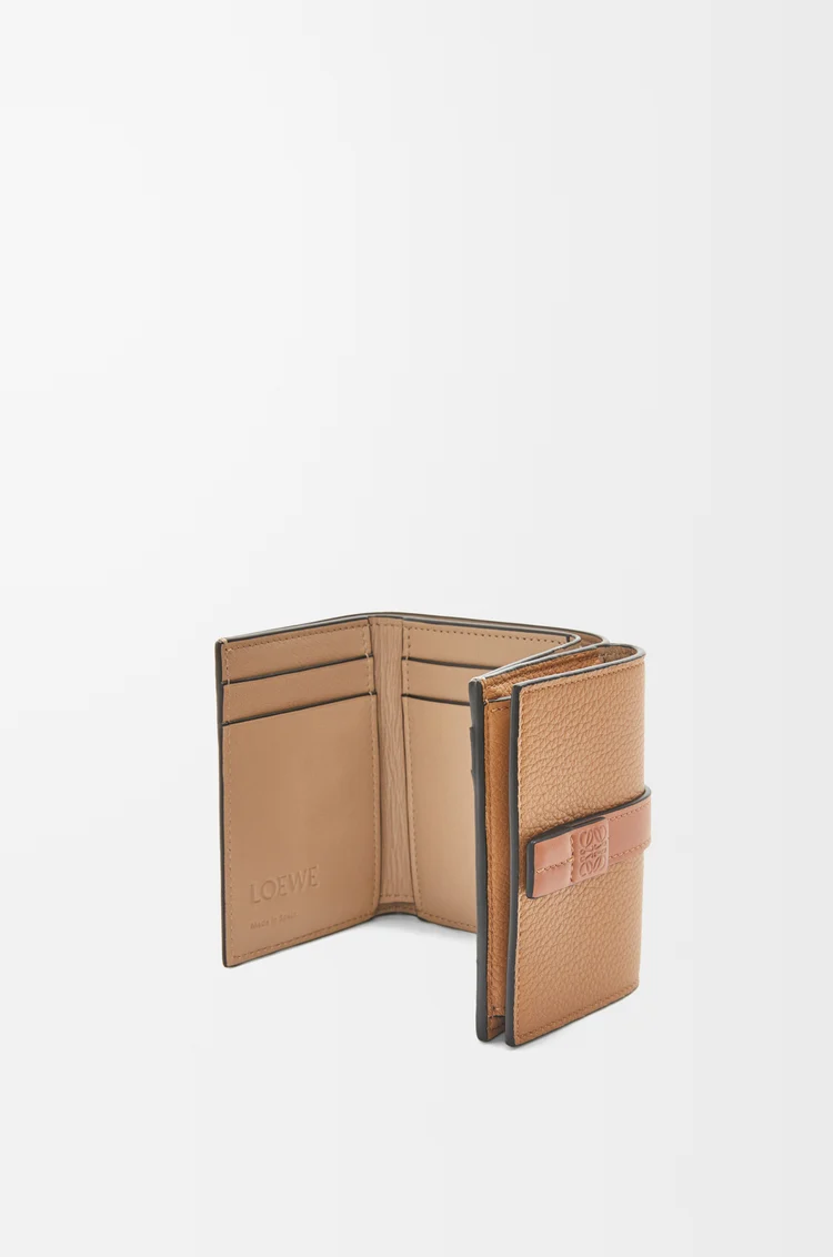 LOEWE Cartera con tres pliegues en suave piel de ternera graneada Toffee/Bronceado