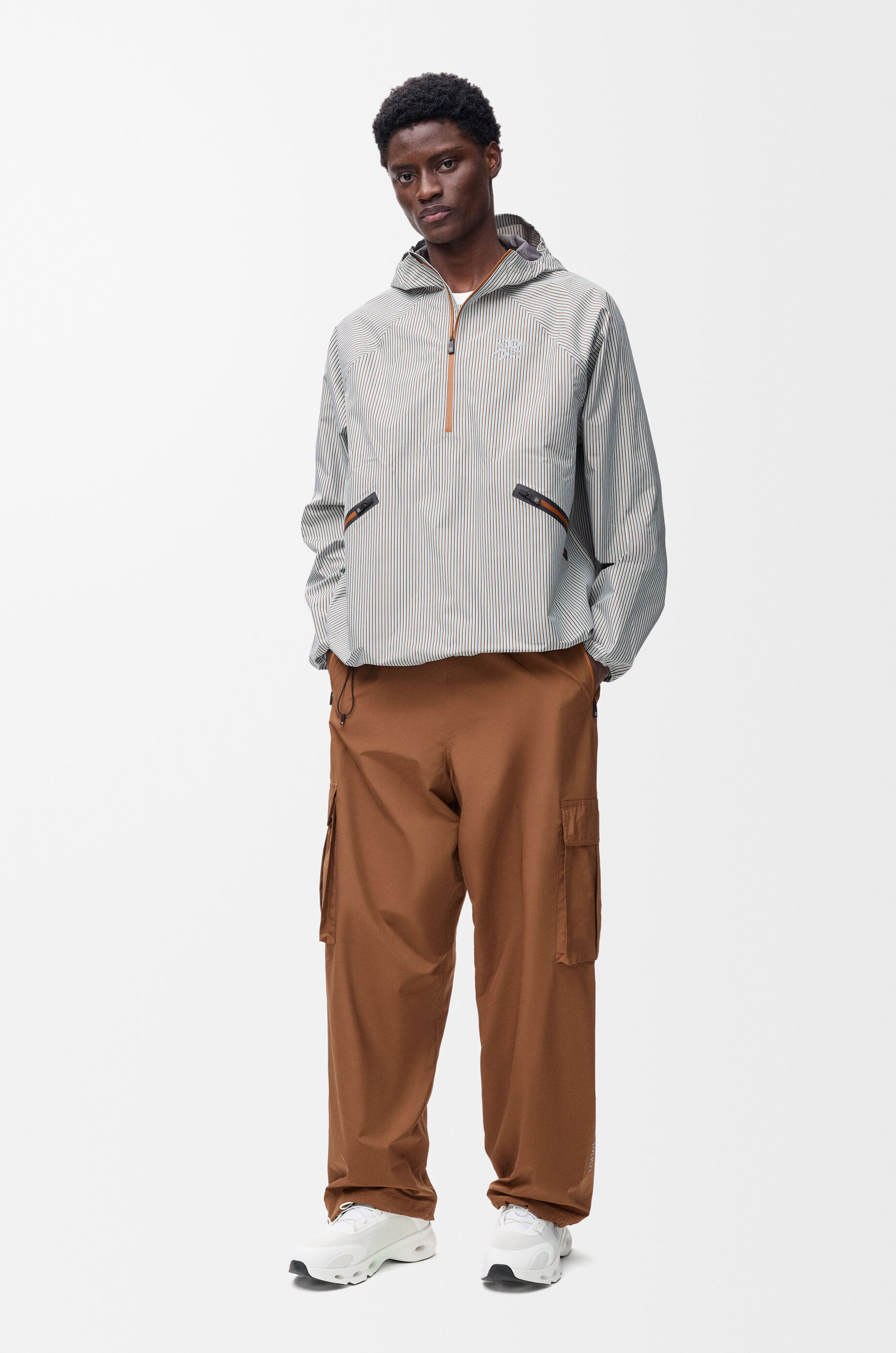 カーゴ トラウザーズ（テクニカルシェル） ブラウン - LOEWE