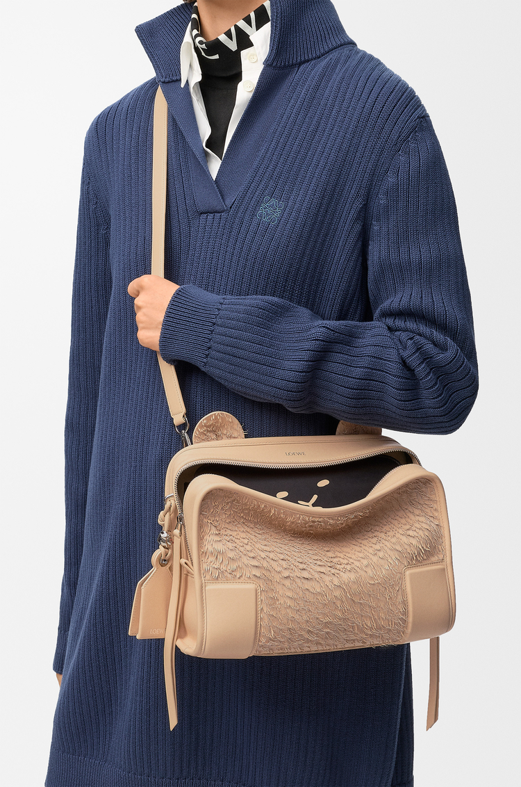 LOEWE Medium Lion Fringed Cut Amazona 180 bag in nappa lambskin ベージュ