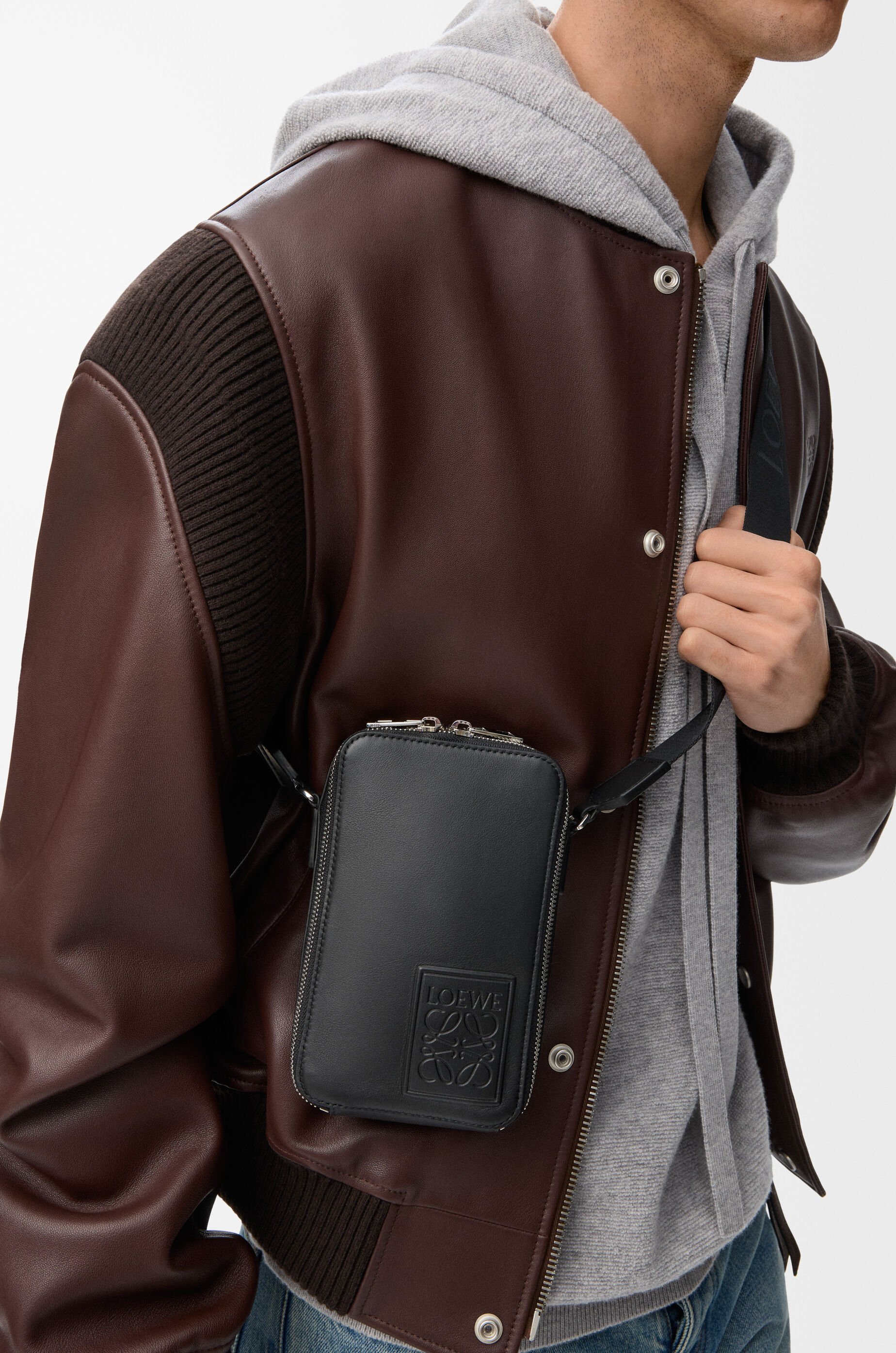 LOEWE バーティカル クロスボディポケット