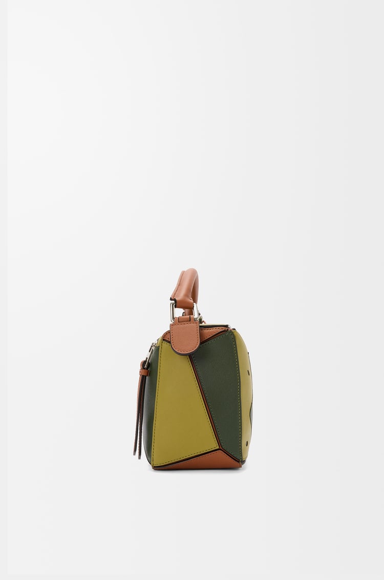 LOEWE Puzzle 10 Paula’s Ibiza Kiwi re-edition bag in classic calfskin Green