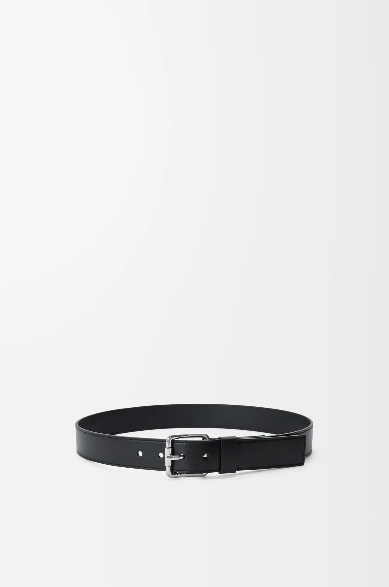 LOEWE Cinturón Roller Curve en piel de ternera Negro/Paladio